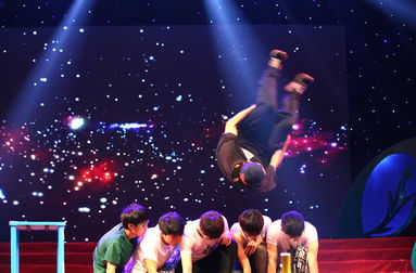 樹人情深——慶祝建校三十周年文藝晚會(huì)側(cè)記